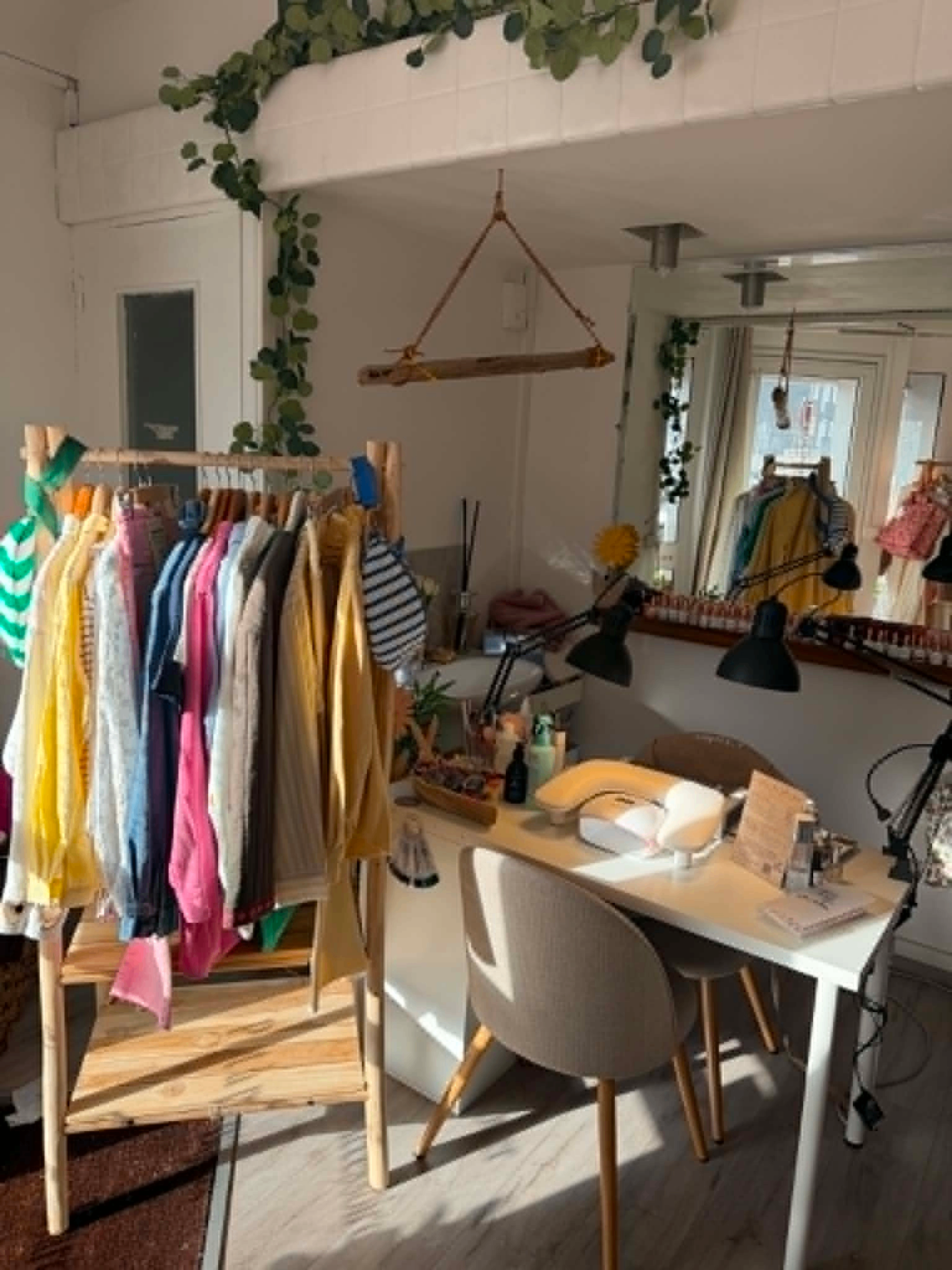 Intérieur chaleureux de la boutique